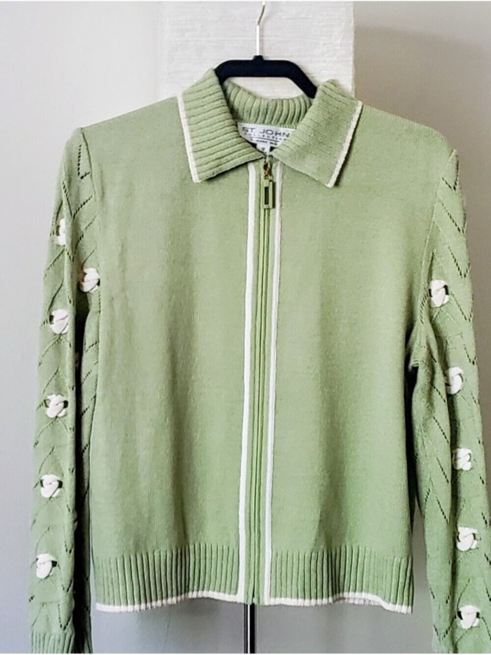 St. John Collection Vintage 2004 Santana Knit Zip Cardigan Celery Green 12